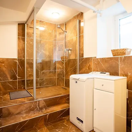 Spacious 20 Min From National Theatre Apartmán *