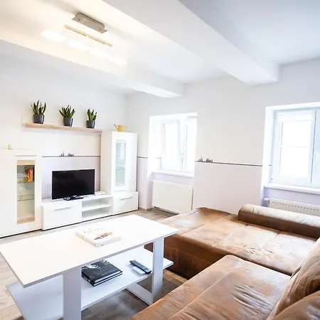 Spacious 20 Min From National Theatre Praha
