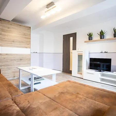 Spacious 20 Min From National Theatre Apartmán