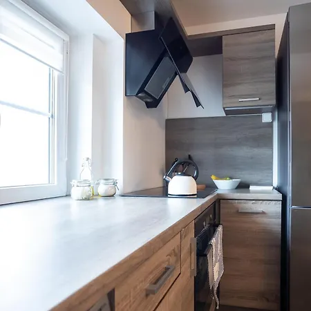 Spacious 20 Min From National Theatre *