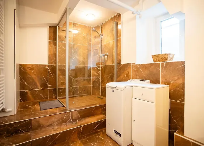 Spacious 20 Min From National Theatre 公寓 *