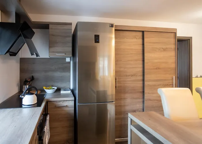 Spacious 20 Min From National Theatre * Прага